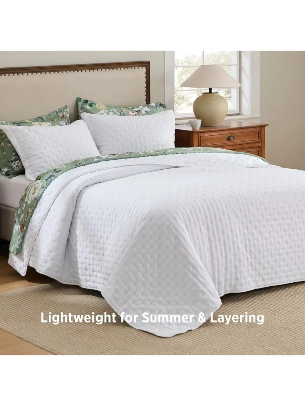 Lightweight Queen Quilt - Bright White Clover Pattern Bedspread, Soft All-Season